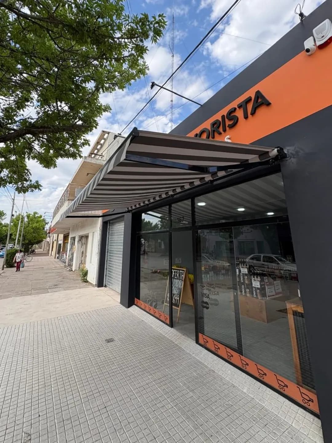 Trabajo de Barista Café de especialidad — Toldo retráctil